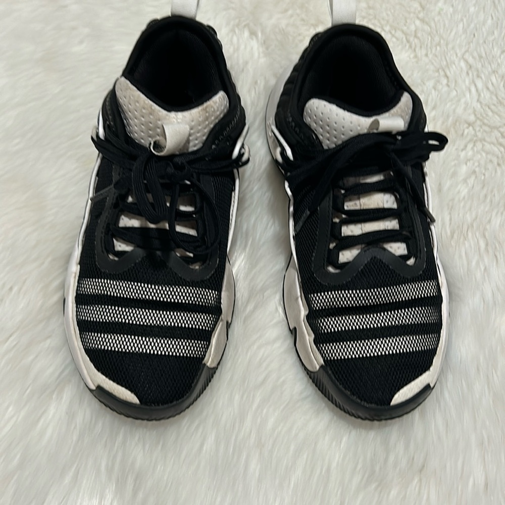 Adidas Trae Young Bounce Basketball Shoes 4.5y